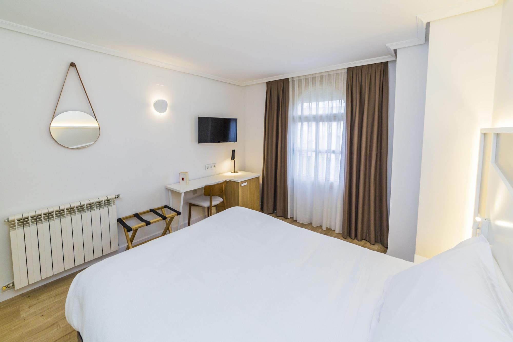 Hospedium Hotel Canitas Maite Gastronomico Касас Ибанес Екстериор снимка