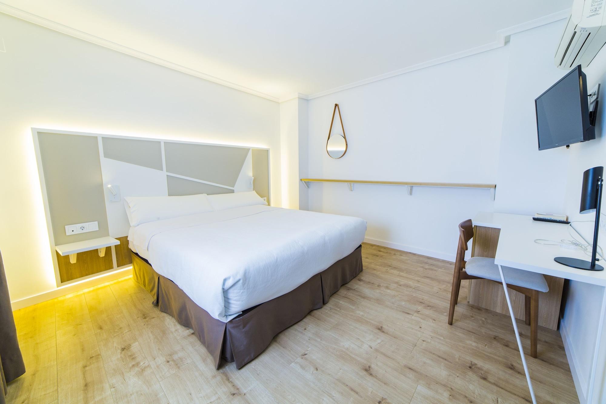 Hospedium Hotel Canitas Maite Gastronomico Касас Ибанес Екстериор снимка