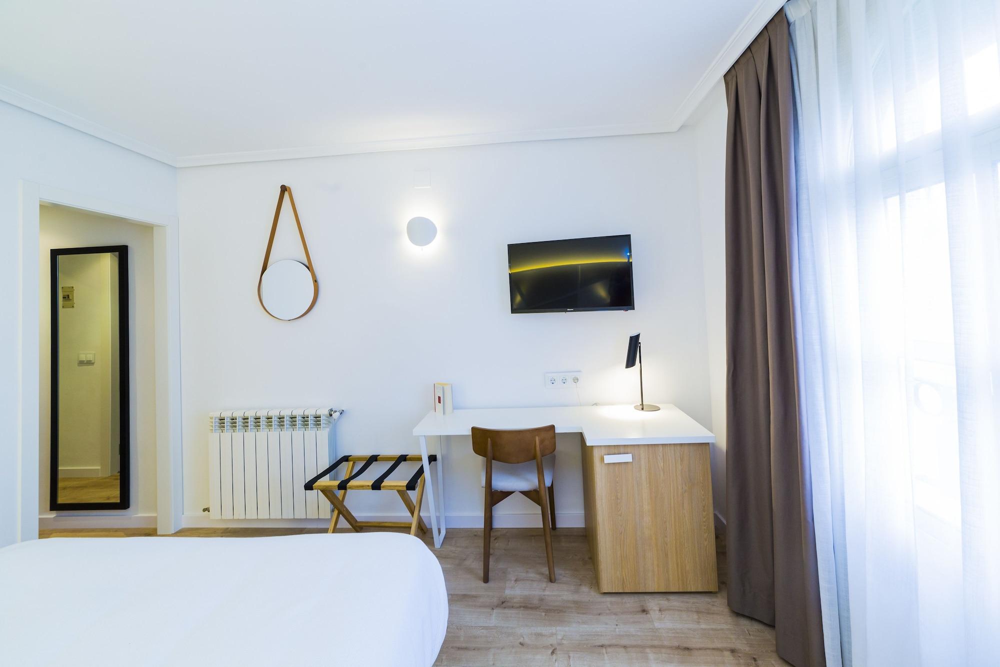 Hospedium Hotel Canitas Maite Gastronomico Касас Ибанес Екстериор снимка