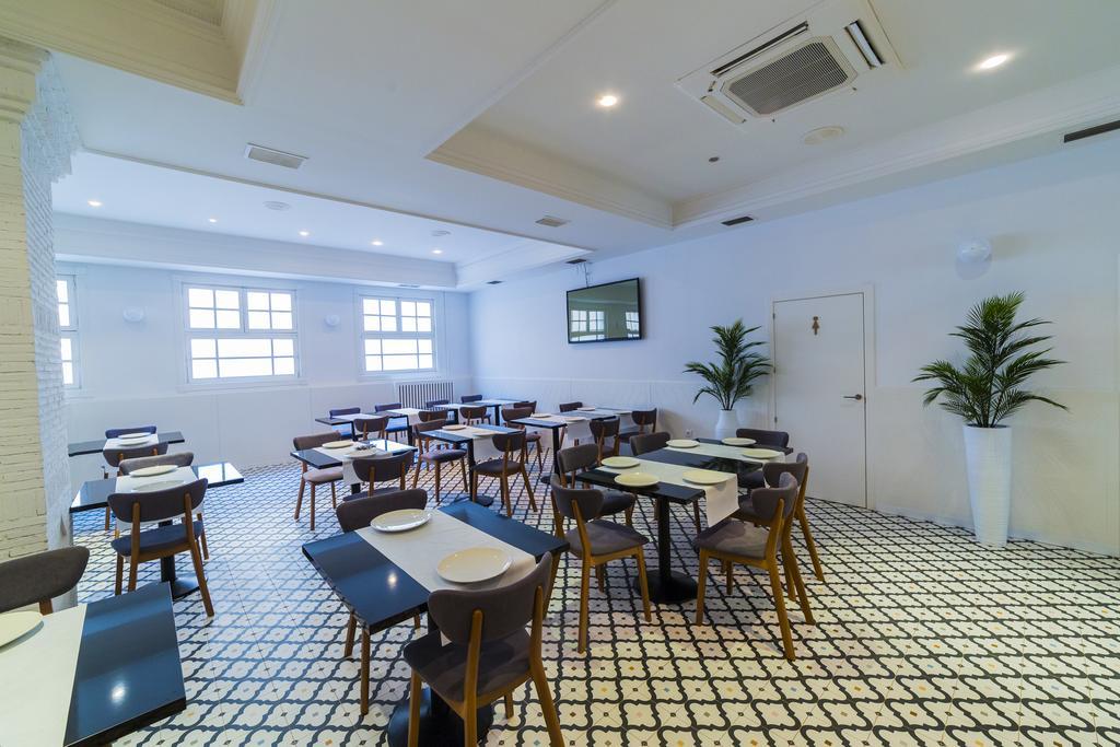 Hospedium Hotel Canitas Maite Gastronomico Касас Ибанес Екстериор снимка